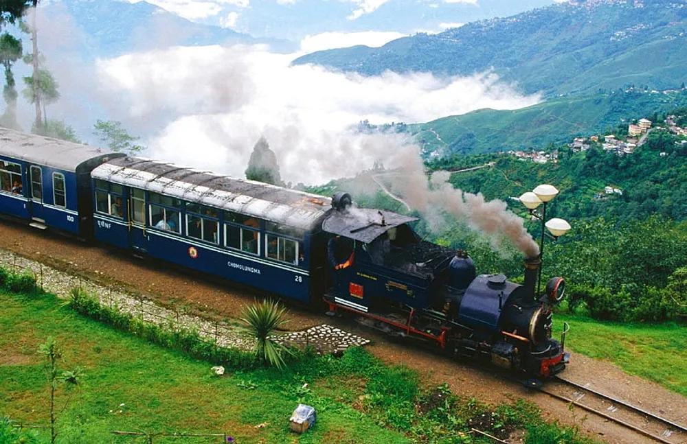 Hill view hotels in Darjeeling